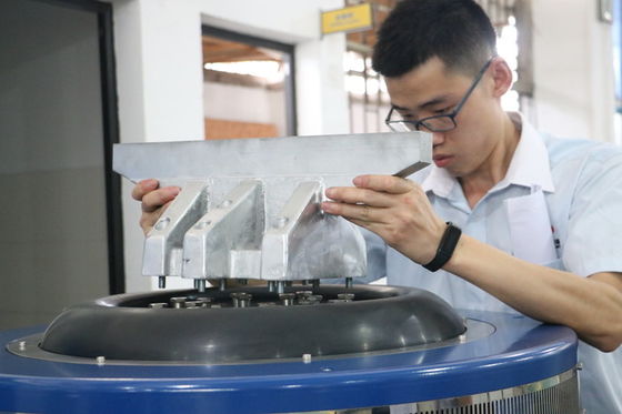 Secoueur de vibrations électrodynamique PCB